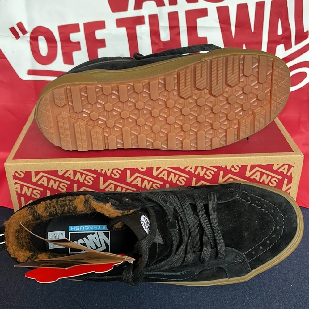 Vans Men’s Sk8-Hi Mte-1
Black/Gum
VN0A5HZYB9M
 boots - sneakers - athletic - Picture 6 of 16